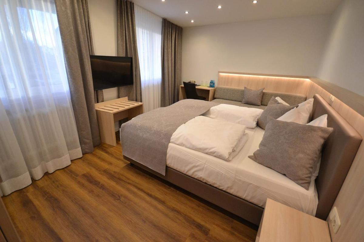 Hotel-Gasthof Weisses Ross شفايغ بآي نورنبيرغ المظهر الخارجي الصورة